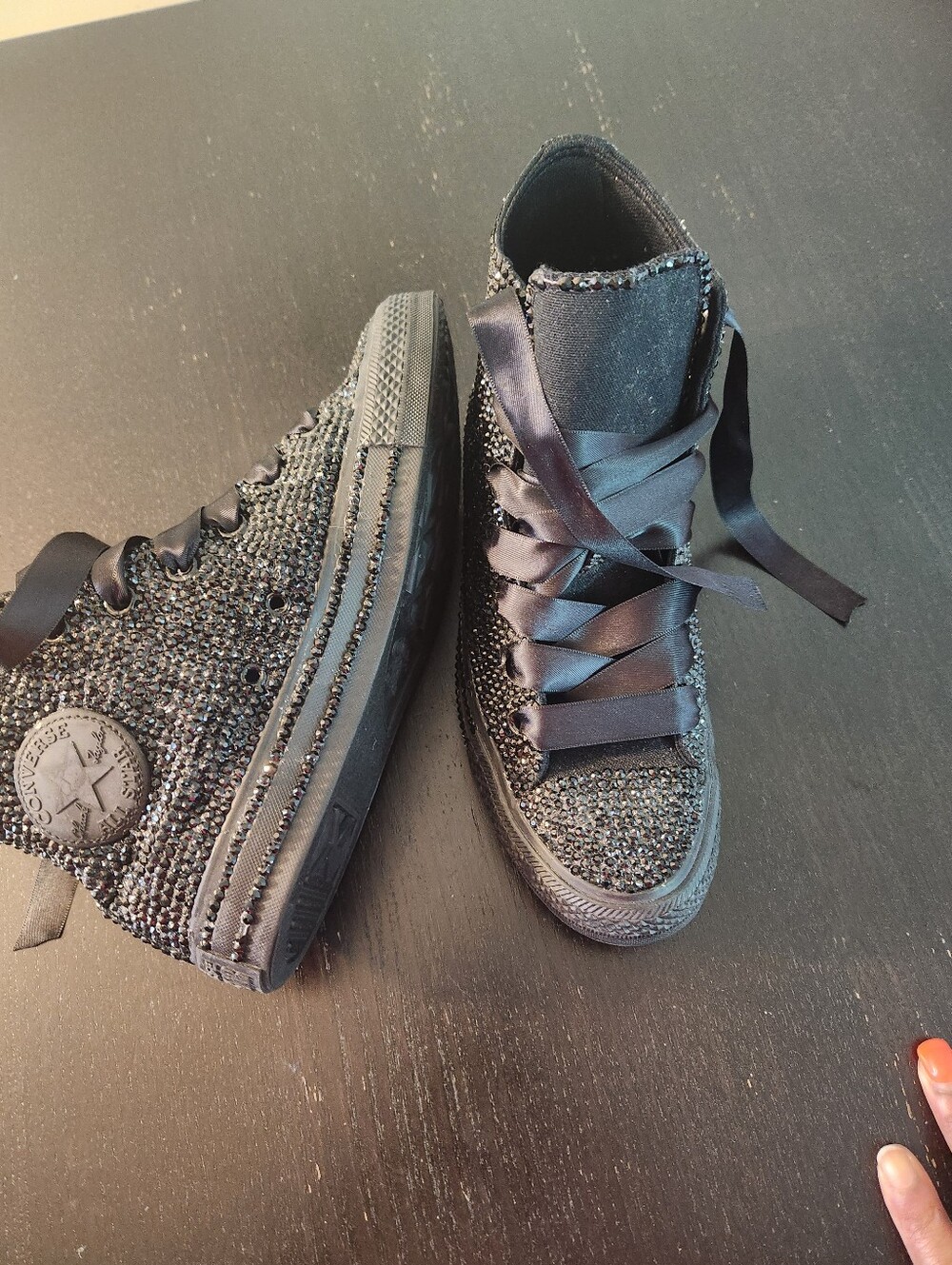 Converse Women’s Black Crystal-Embellished Satin Ribbon Sneakers. W-8 M-6. - Picture 9 of 16